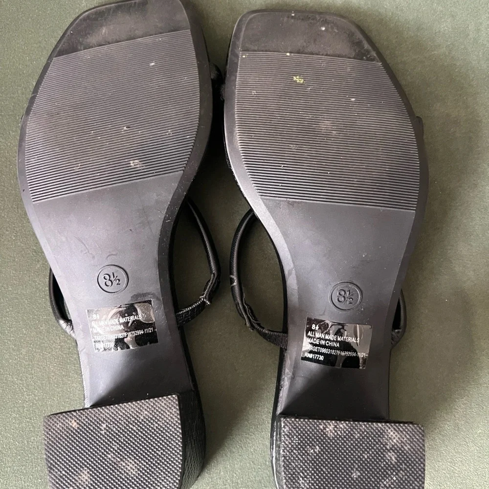 NEW DAY - Black thin strap Square-Toe Slide Sandals. Small heel 8.5